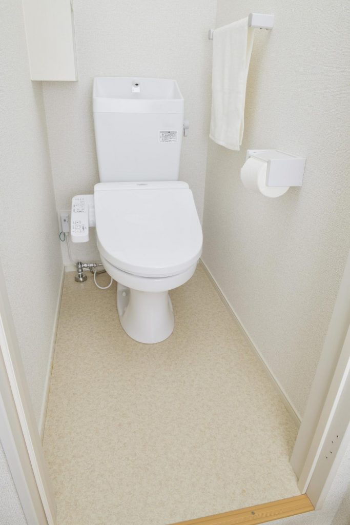 1時間でできた 地味トイレの床をクッションフロアでオシャレに簡単リメイク ラグリエ
