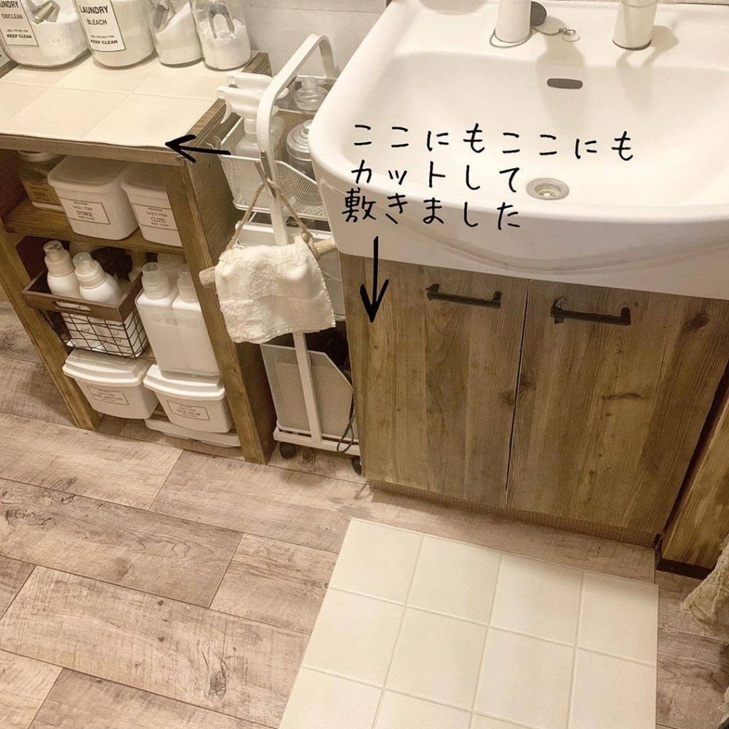洗面所の床にクッションフロアを敷いて水対策