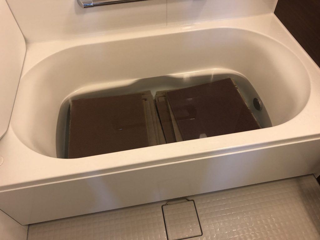 実践 タイルカーペットをまとめて洗う 知っておきたい上手な洗い方と干し方のコツ ラグリエ 実践 タイルカーペットをまとめて洗う 知っておきたい上手な洗い方と干し方のコツ ラグリエ