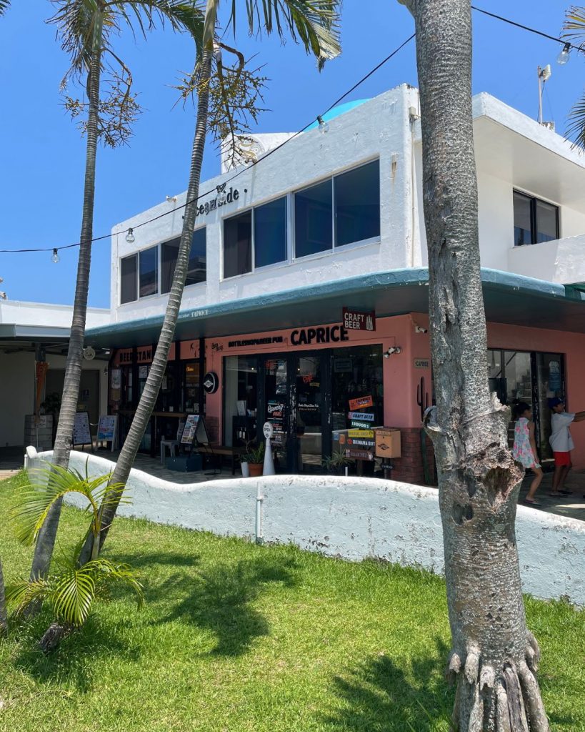 沖縄県 ガーラ青い海にある店舗 CAPRICE の外観