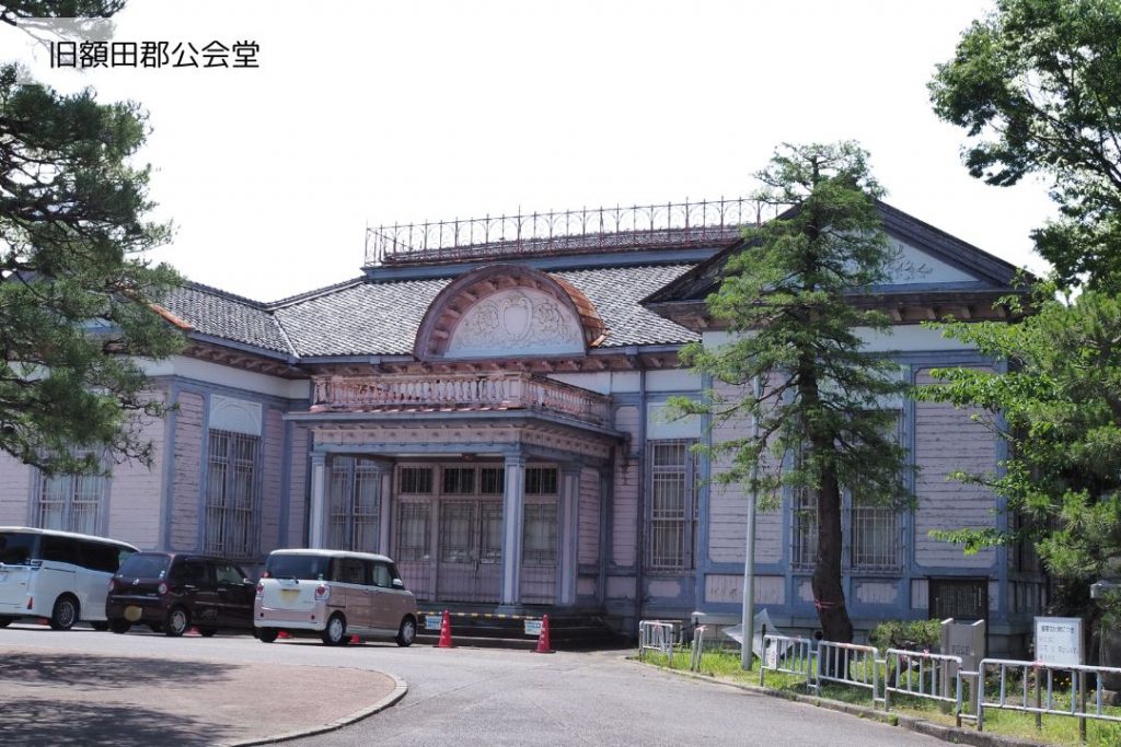 木造洋風建築の旧額田郡公会堂正面