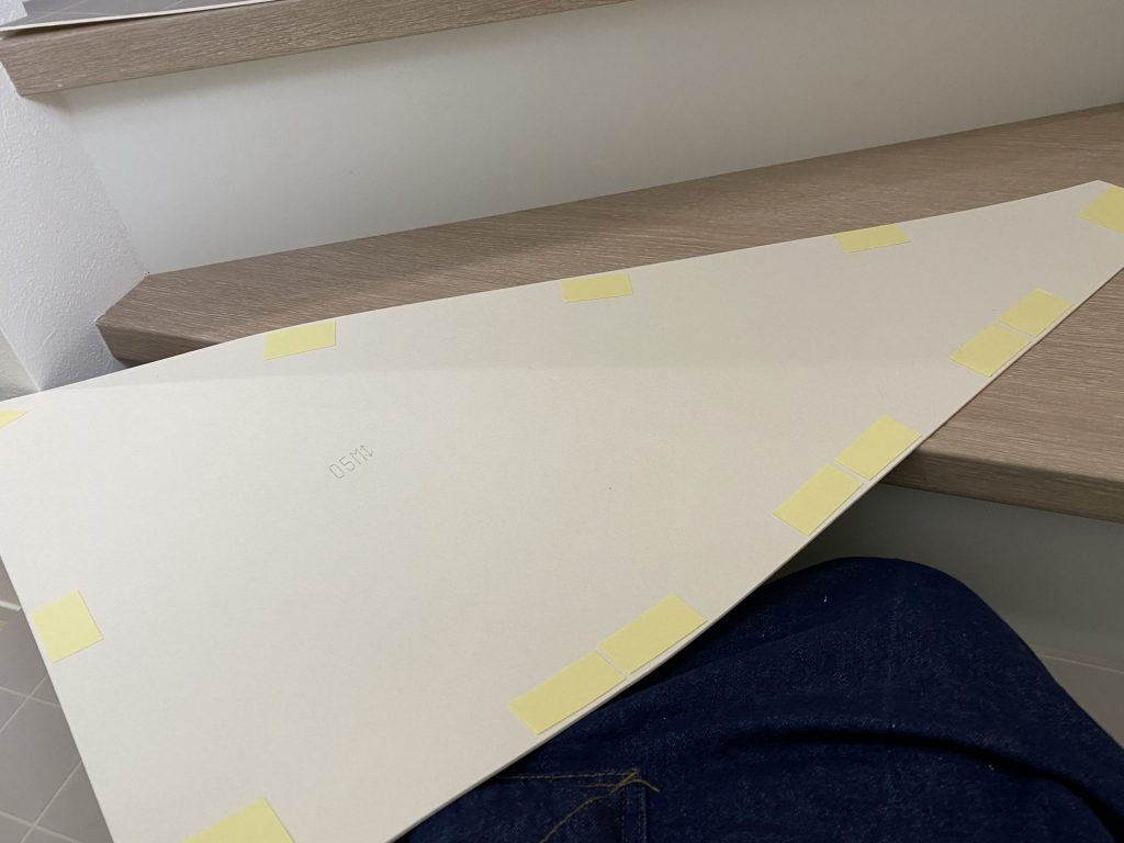 ラグリエの階段DIY準備｜踏板に吸着滑り止めシートを2枚ずつ貼った様子