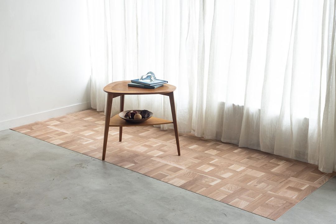 ラグリエのパーケット柄 フロアマット ライトパーケットを敷いた実例。明るい木目のパーケットが空間を軽やかに。