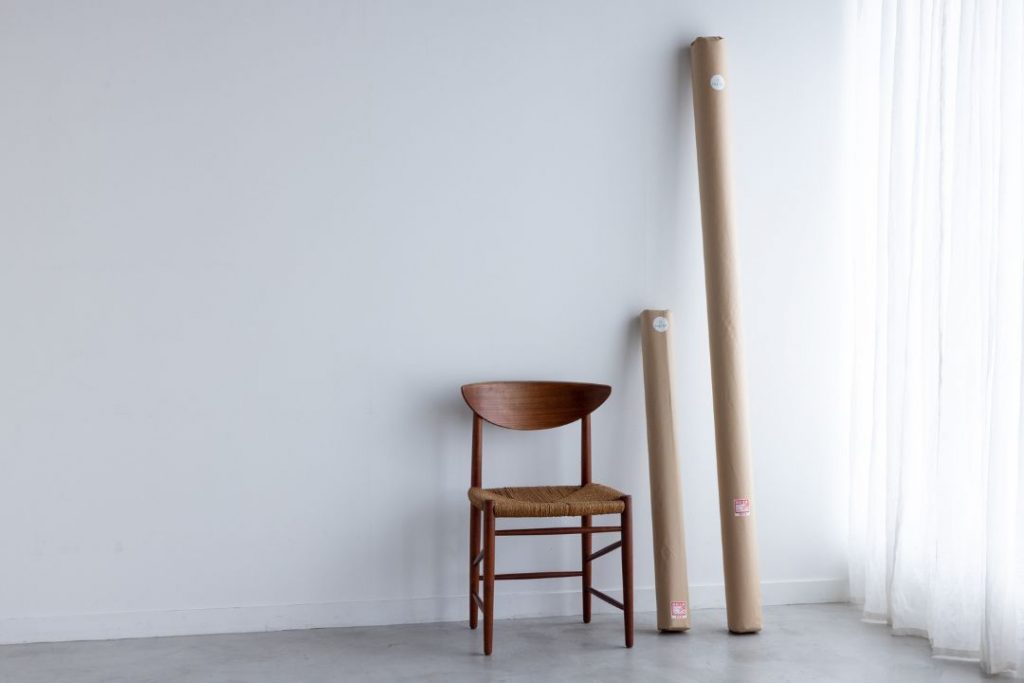 ラグリエのフロアマット。92cm幅と184cm幅のロール比較。幅が広い184cmタイプはロールが長い仕様。