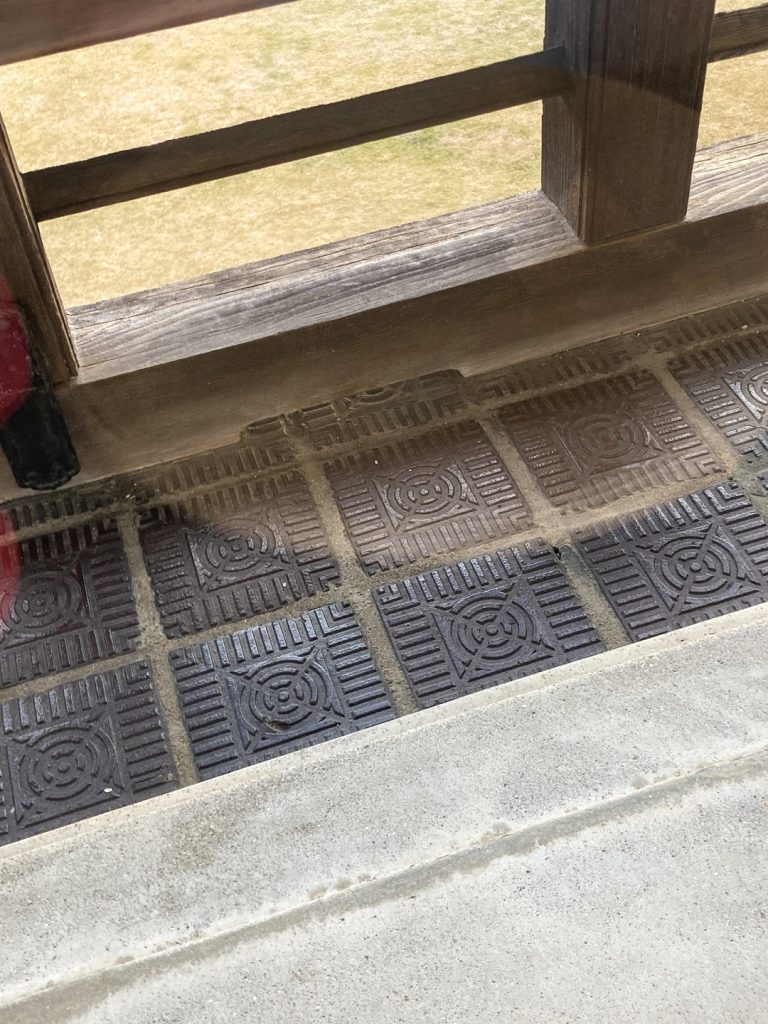 蒲郡クラシックホテルの窓辺に使われたクリンカータイル